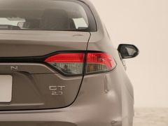 2021款 2.0L 尊贵版