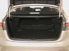 2021款 2.0L 尊贵版