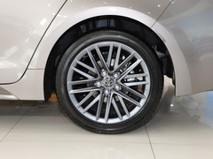 2021款 2.0L 尊贵版
