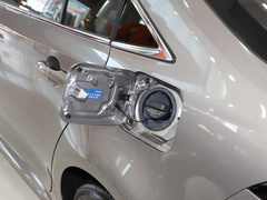 2021款 2.0L 尊贵版