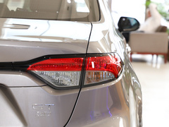 2021款 2.0L 尊贵版