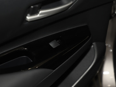 2021款 2.0L 尊贵版