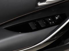 2021款 2.0L 尊贵版