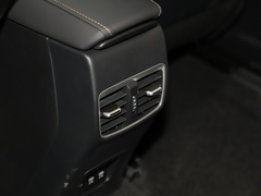 2021款 2.0L 尊贵版