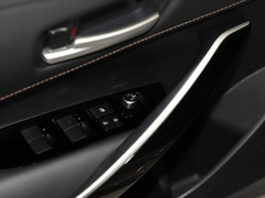 2021款 2.0L 尊贵版