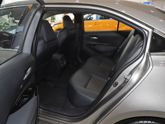 2021款 2.0L 尊贵版