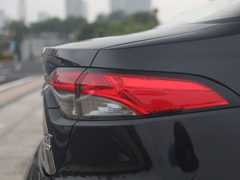 2021款 2.0L 尊贵版