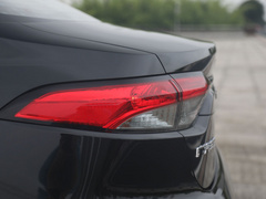 2021款 2.0L 尊贵版