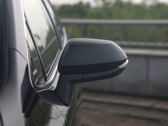 2021款 2.0L 尊贵版