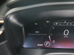 2021款 2.0L 尊贵版