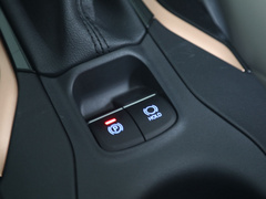 2021款 2.0L 尊贵版