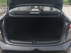 2021款 2.0L 尊贵版