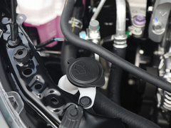 2021款 2.0L 尊贵版