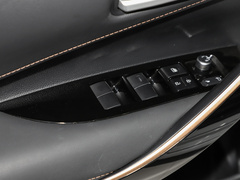 2021款 2.0L 尊贵版