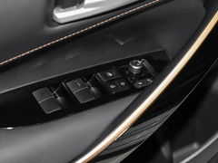 2021款 2.0L 尊贵版
