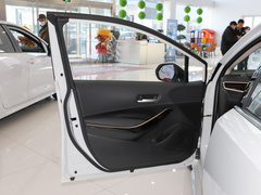 2021款 2.0L 尊贵版