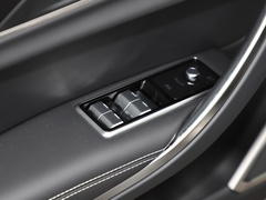 2021款 XFL 2.0T P250 四驱曜黑运动版