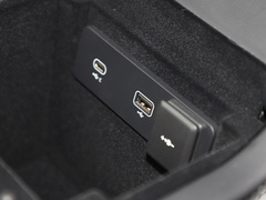 2021款 XFL 2.0T P250 四驱曜黑运动版