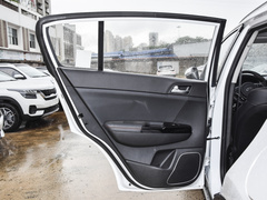 2021款 1.6T 自动两驱豪华版