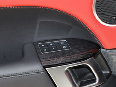 2022款 3.0 L6 耀黑版