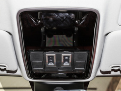 2022款 3.0 L6 耀黑版