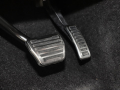 2022款 3.0 L6 耀黑版