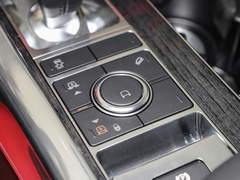 2022款 3.0 L6 耀黑版