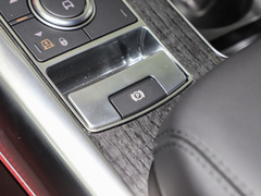 2022款 3.0 L6 耀黑版