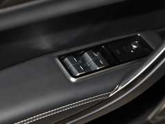 2021款 XFL 2.0T P250 两驱精英运动版
