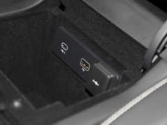 2021款 XFL 2.0T P250 两驱精英运动版