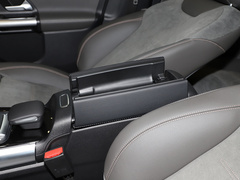 2022款 EQA 300 4MATIC 首发特别版
免税
