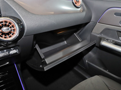 2022款 EQA 300 4MATIC 首发特别版
免税
