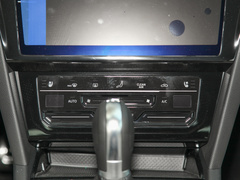 2023款 200万辆纪念版 330TSI DSG豪华型