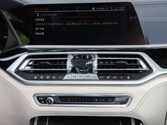 2022款 xDrive M50i