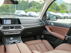 2022款 xDrive40i 领先型豪华套装