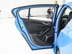 2022款 三厢 EcoBoost 180 自动竞擎版