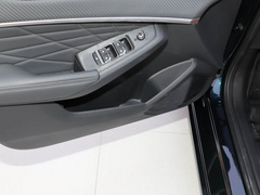 2021款 1.5T 超炫潮爸版