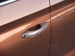 2022款 TSI330 5座两驱奢享版