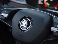 2022款 TSI330 5座两驱奢享版