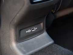 2022款 TSI330 5座两驱奢享版