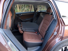 2022款 TSI330 5座两驱奢享版