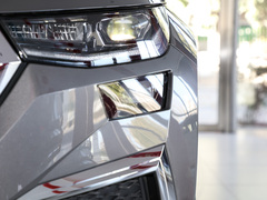 2022款 TSI330 5座两驱奢享版