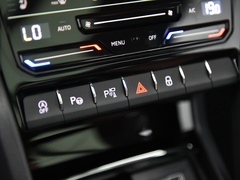 2022款 TSI330 5座两驱尊享版