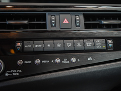 雷克萨斯ES 2021款 300h 卓越版