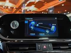 雷克萨斯ES 2021款 300h 卓越版