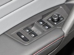 2022款 330TSI 两驱越享版