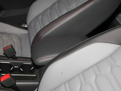 2022款 330TSI 两驱越享版