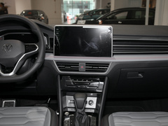 2022款 330TSI 两驱越享版