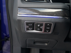 2022款 2.0T 智联旗领四驱版