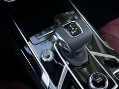 2022款 2.0T 智联旗领四驱版